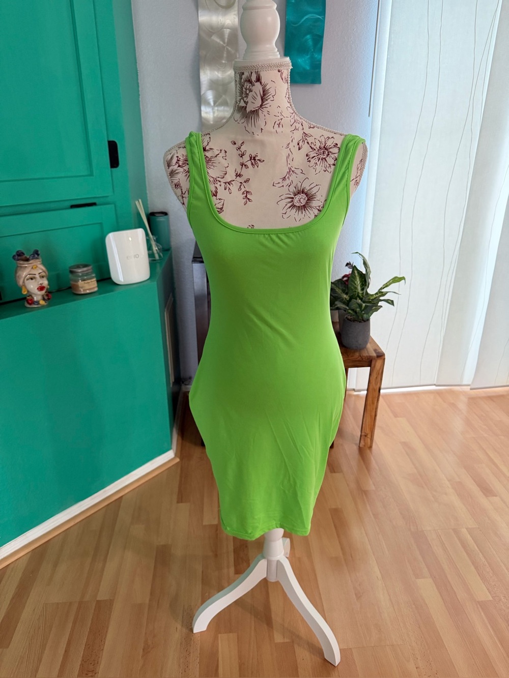 Scoop Neck Bodycon Mini Dress in Lime Green